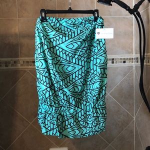 Island Edge Strapless Top. Size Large.